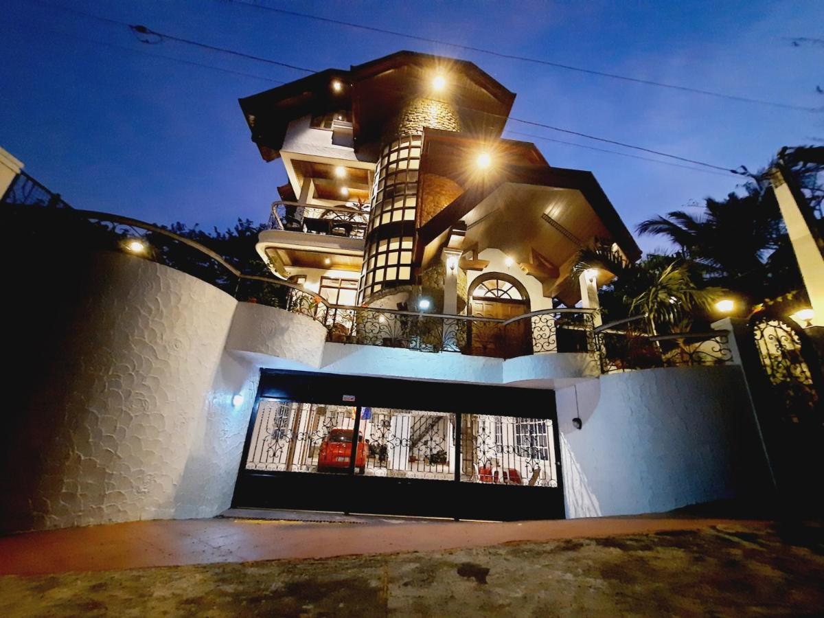 El Castillo Bed And Breakfast Angono Exterior photo