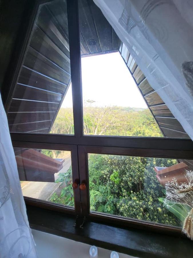 El Castillo Bed And Breakfast Angono Exterior photo